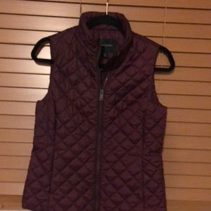 XS new no tags Banana Republic plum vest